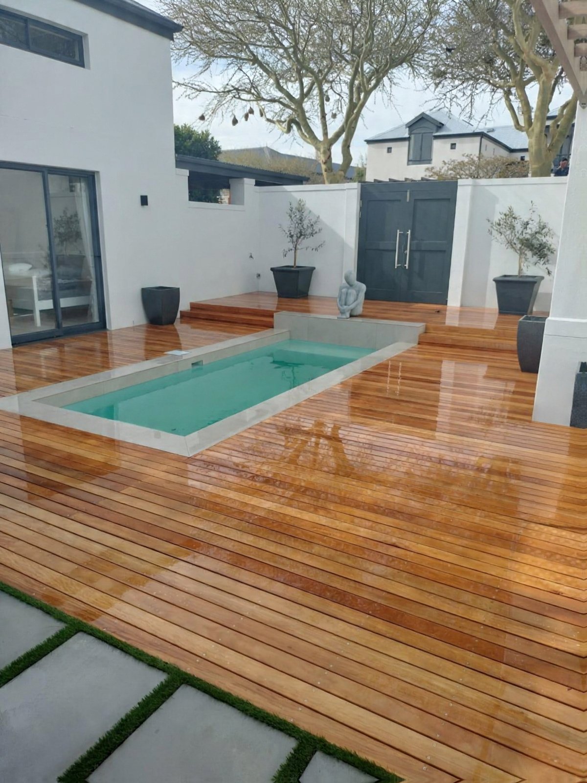 Designing a Pergola for the South-Easter.